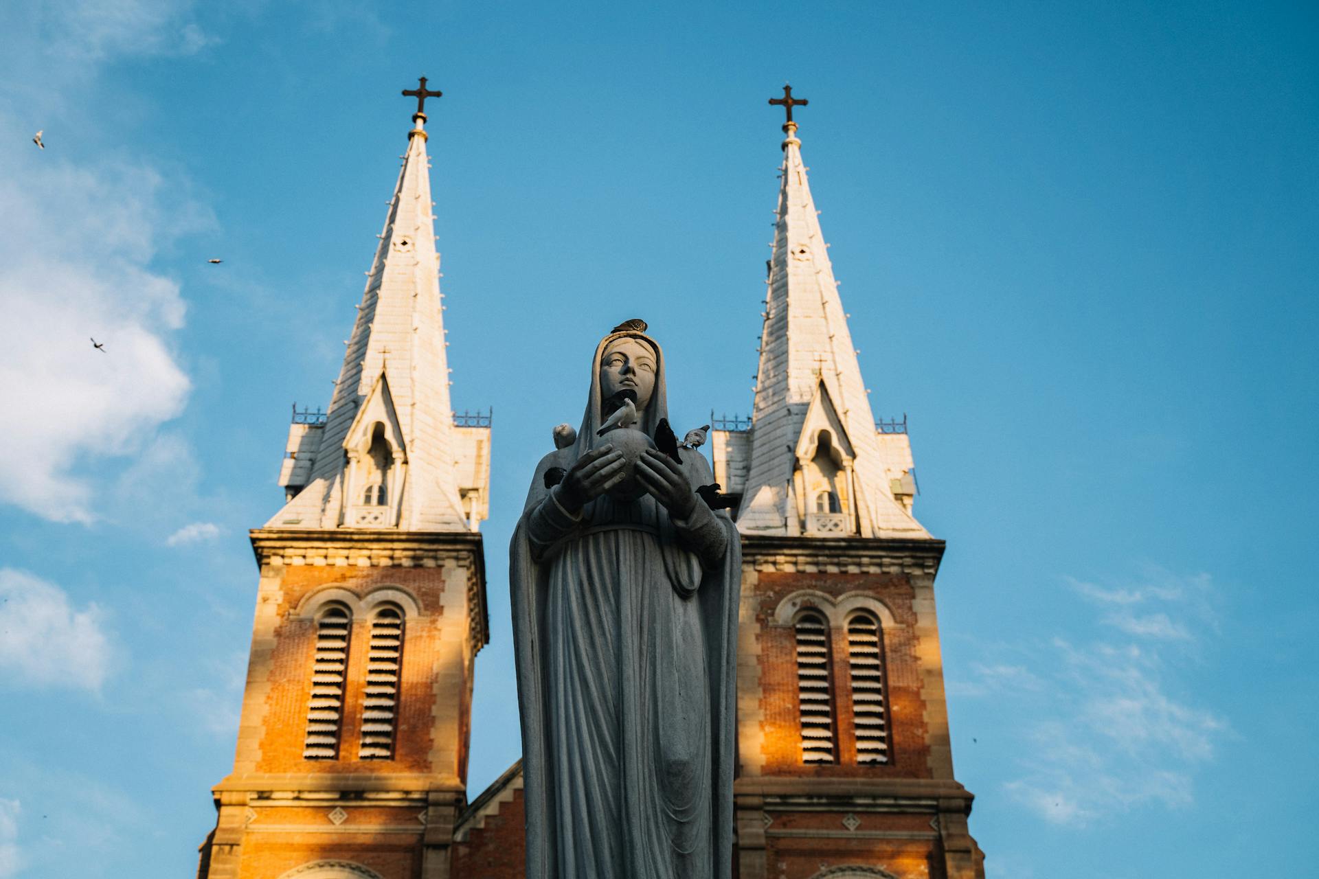 Photograph the historic allure of Saigon’s cultural landmarks